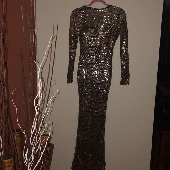Black and gold Prom dress - Picture 3 of 8
